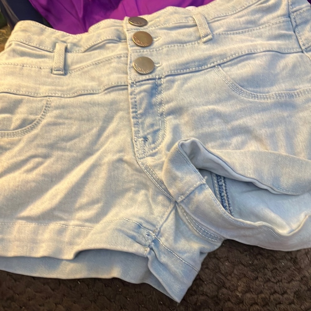 FINAL MARKDOWN No boundaries denim shorts 7